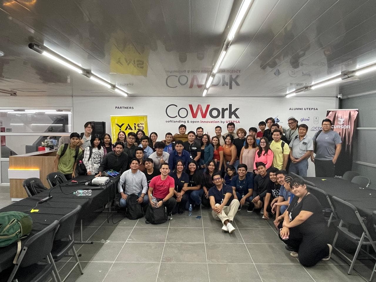 Foto grupal — Cafe Cursor IA for Good 2026